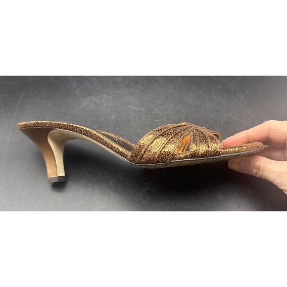 MICHELLE D Womens Gold Copper Metallic Slide Slip On Heeled Sandals Sz 8.5 - Picture 11 of 16